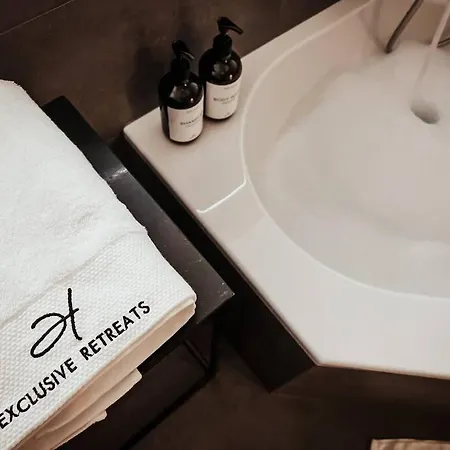 Hidden Retreats The Mountainhut 公寓