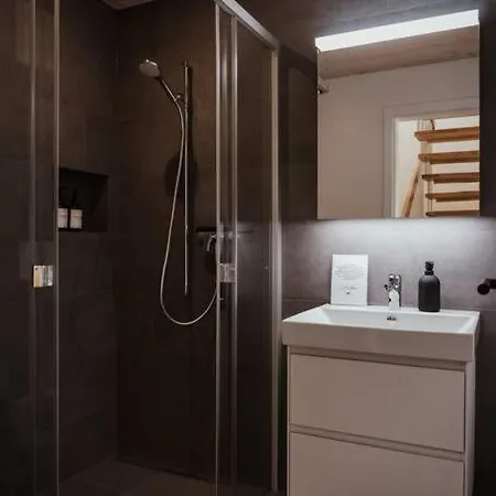 Hidden Retreats The Mountainhut * Wengi bei Frutigen